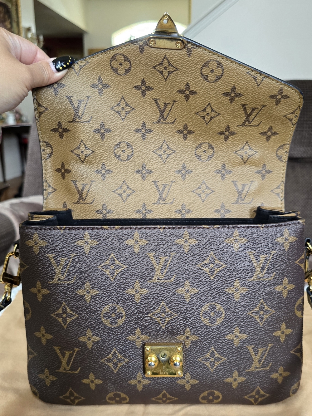 Louis Vuitton Pochette Métis Monogram Reverse - Picture 10 of 14
